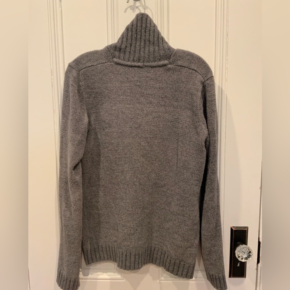 Denver Hayes Cozy V neck Charcoal Grey Sweater - Size M - Picture 3 of 4